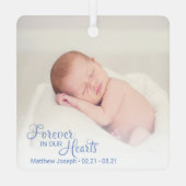 記念男の赤ちゃん写真Forever In Ourハート メタルオーナメント (裏面)