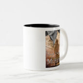 記念碑の人は引用文#2のマグを殺害します ツートーンマグカップ (正面右)