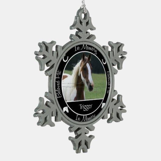 記念碑 – 馬のカスタム紛失 – 写真/名前 スノーフレークピューターオーナメント (左)