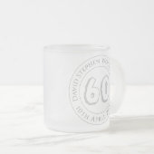 記念誕生祝い パーソナライズされた フロストグラスマグカップ (正面右)