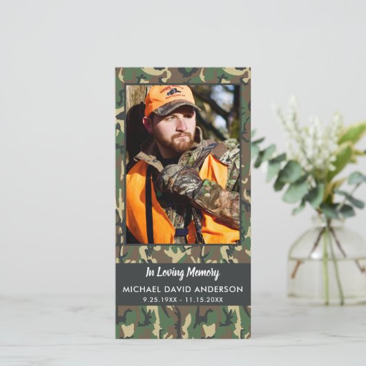 記念迷彩柄写真葬儀祈りの言葉しおりカード (スタンド正面)