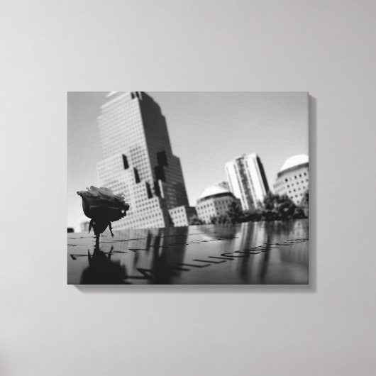 記憶の白いバラ キャンバスプリント (正面)