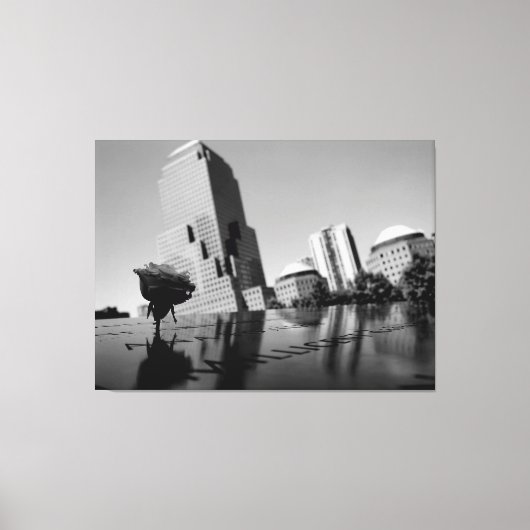 記憶の白いバラ キャンバスプリント (正面)