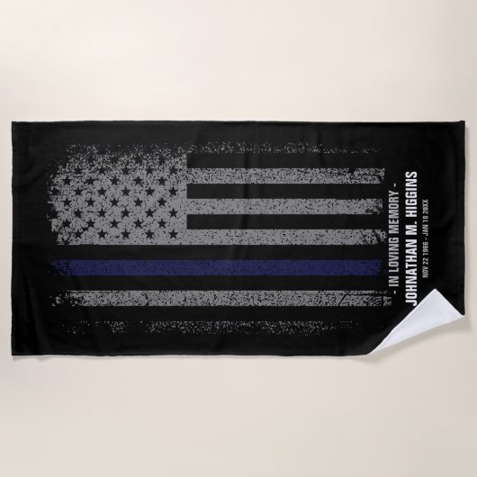 記憶を愛する中で、細い青い線の旗を警察に掲げる ビーチタオル (正面)