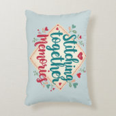 記憶を縫い合わせる 刺繍アート アクセントクッション (正面(垂直))