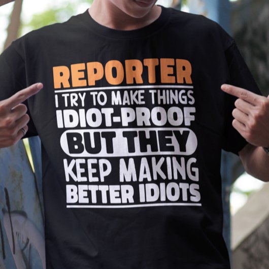 記者は物事をおもしろい諺するクール Tシャツ