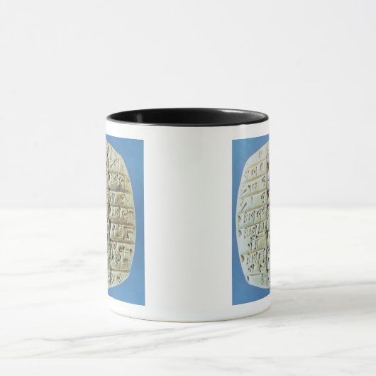 記述は楔形の原稿、c.2400と紀元前に台に置きます(t マグカップ (中央)