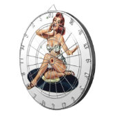 記録に坐っている女の子の上のPin ダーツボード (正面右)