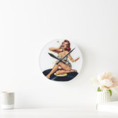 記録に坐っている女の子の上のPin ラウンド壁時計 (ホーム)