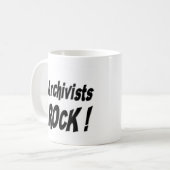 記録係の石! マグ (正面左)