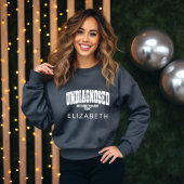 診断されていないが、何か右のネイビーブルー スウェットシャツ