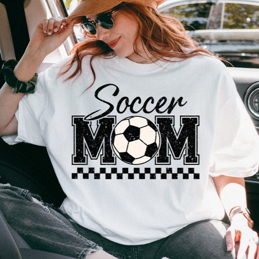試合日サッカーかわいいサッカーママのシャツ Tシャツ