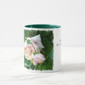詩かわいらし誕生日ピンクのバラ マグカップ (中央)
