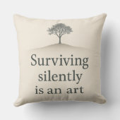 詩的な引用文装飾用クッション- 「生き延び静かに クッション (裏面)