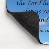 詩篇118:24この日は主が作った日である。 マウスパッド (コーナー)