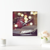 詩篇119:105あなたの言葉は私の足へのランプである スクエア壁時計 (ホーム)