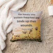 詩篇147:3彼は兄弟の心を癒し、結びつく クッション (ブランケット)