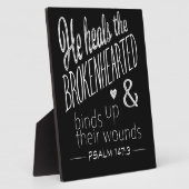 詩篇147:3彼は兄弟の心を癒す フォトプラーク (側面)