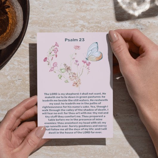 詩篇23 ピンクの花と蝶のお祝い人生 招待状