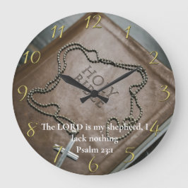 詩篇23:1聖聖書に銀の十字架を乗せて ラージ壁時計