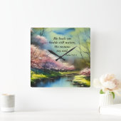 詩篇23:2-3彼は私の魂の聖書の聖句を回復する スクエア壁時計 (ホーム)