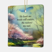 詩篇23:2-3彼は私の魂の聖書の聖句を回復する セラミックオーナメント (左)