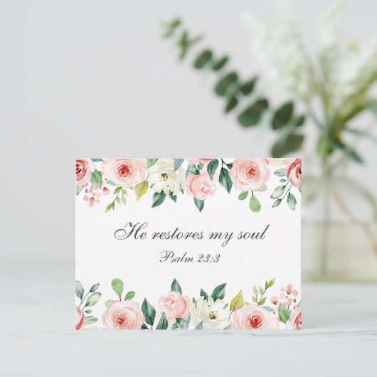 詩篇23:3彼は私の魂の聖書の聖句とバラを回復する ポストカード (スタンド正面)