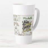 詩篇28:7主なる私の力と盾のカスタム カフェラテマグ (右アングル)