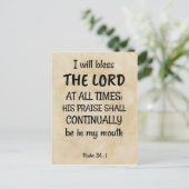 詩篇34:1 (KJV)聖書のスクロールの背景 ポストカード (スタンド正面)