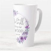 詩篇46:10まだ知っているバイブル紫のフローラ カフェラテマグ (右アングル)