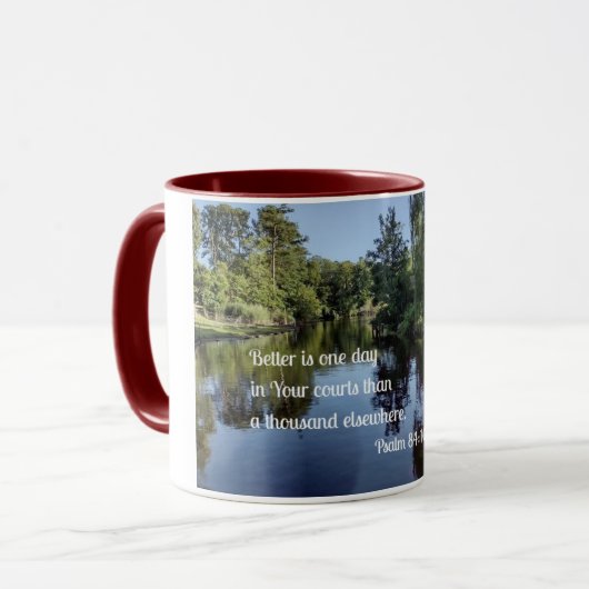 詩篇84:10あなたの裁判所で一日の良い マグカップ (正面左)