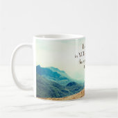 詩篇84:10あなたの裁判所の聖書の中の一日よりよい コーヒーマグカップ (左)