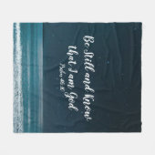 詩編はまだ私が神の夜のビーチであることを知っている フリースブランケット (正面(横))