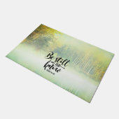 詩編46:10まだ知っている秋の木 ドアマット (アングル)