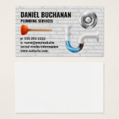 詰まったパイプ |レンガ色彩の鮮やかの壁 |ドレイン (正面&裏面)