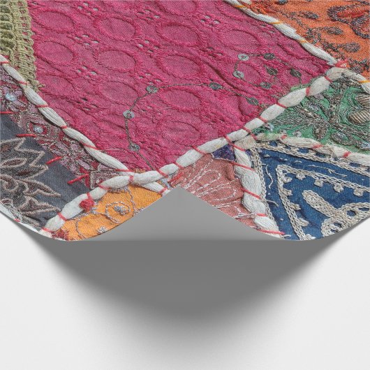 詳細の古いカラフルの継ぎはぎの絨毯、インド。クローズ ラッピングペーパー (角)