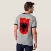 詳細アルバニアの紋章付き外衣 Tシャツ (裏面フル)
