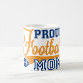 誇りを持ったなフットボールのお母さんのコーヒー・マグ コーヒーマグカップ (中央)