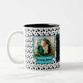 誇りを持ったな叔母さんDalmatian Printの白黒写真 ツートーンマグカップ (左)