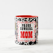 誇りを持った女性のカーボーイMOM牛プリントと赤い写真 ツートーンマグカップ (中央)
