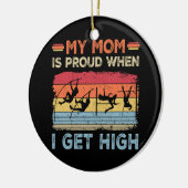 誇りを持った母おもしろいポールボールトハイスクールカレッジトラック セラミックオーナメント (左)