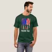 誇りを持った退役軍人アメリカ国旗ありがとう退役軍人 Tシャツ (正面フル)