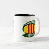 誇り高い姉妹-ベトナムの獣医 ツートーンマグカップ (正面右)