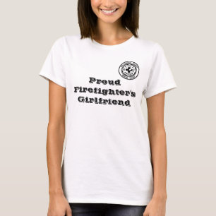 誇り高い消防士のガールフレンド Tシャツ