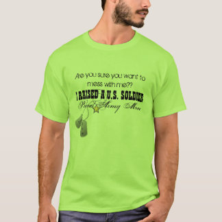誇り高い軍隊のお母さん Tシャツ