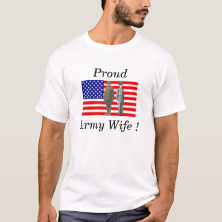 誇り高い軍隊の妻 Tシャツ