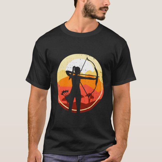 誇り高きアーチェリーの女性アスリートのためのギフト Tシャツ (正面)