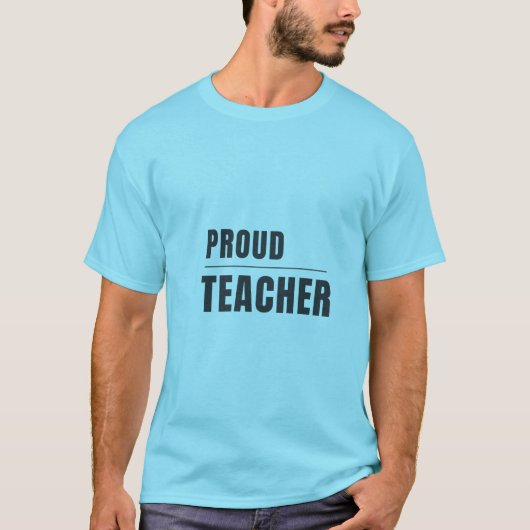 誇り高き教師のタイポグラフィーデザイン Tシャツ (正面)