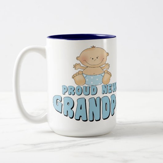 誇り高く新しい祖父の男の子 ツートーンマグカップ (左)