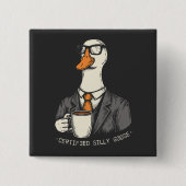 認定ガチョウ間抜けス 缶バッジ (正面)